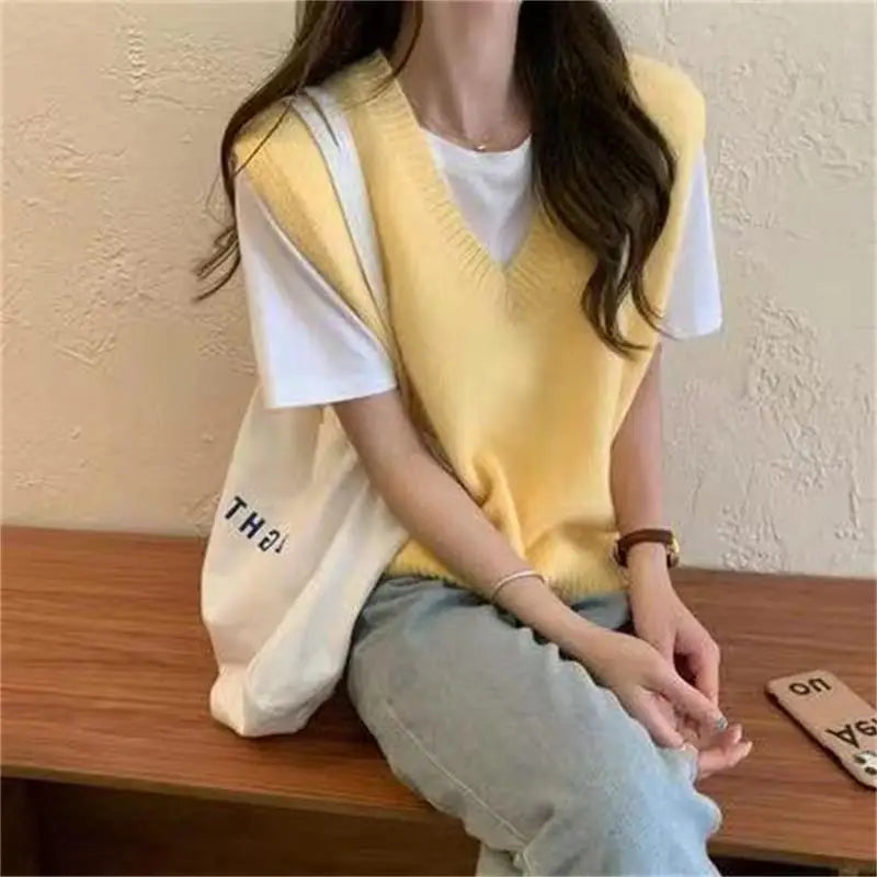 Women V-neck Daily Solid Sleeveless Knitwear