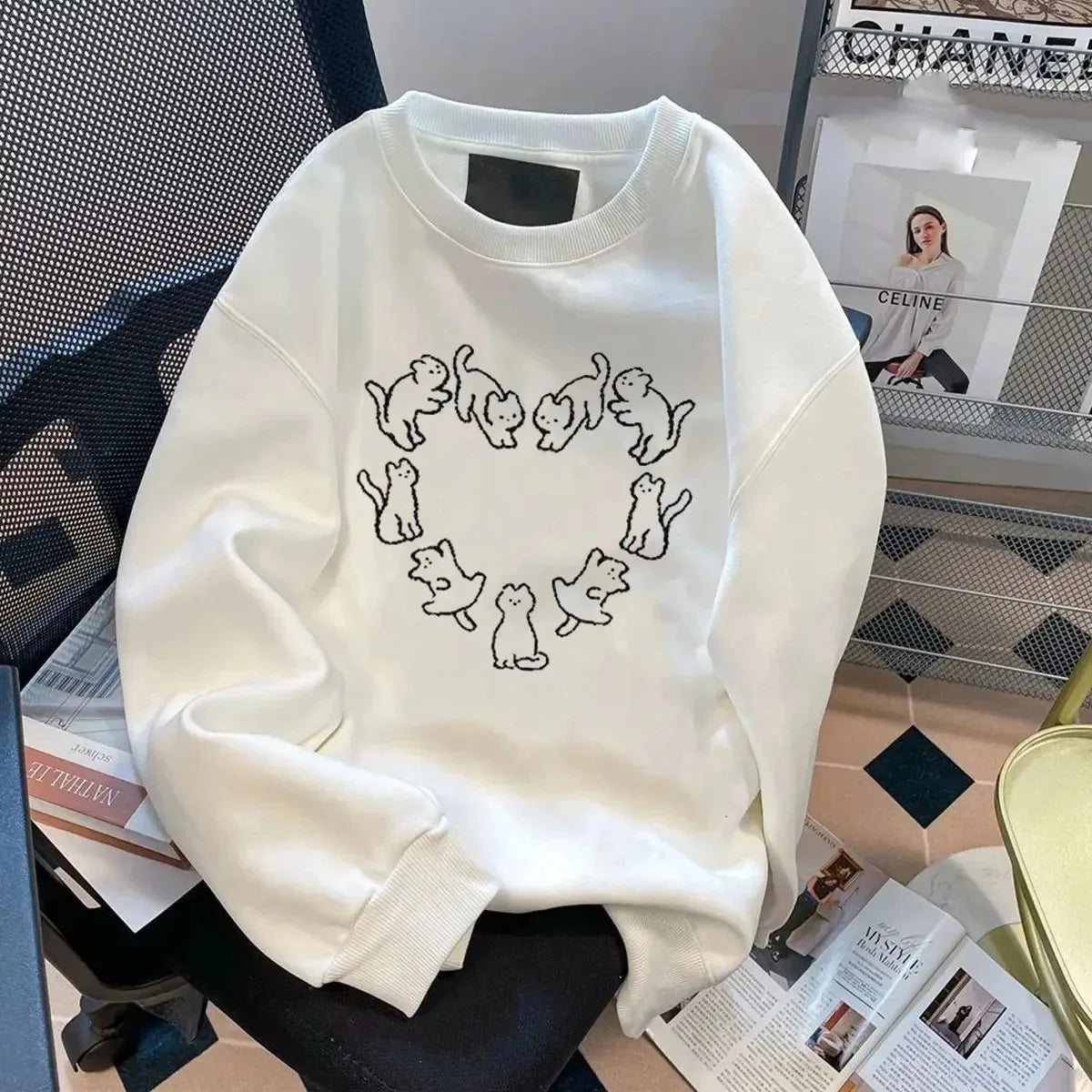 Korean Version of The New Cat Print Crew Neck Hoodie for Men and Women Loose Fit Casual Couple Autumn and Winter Long Sleeves